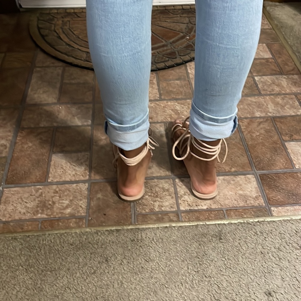 Sandles - Picture 3 of 4